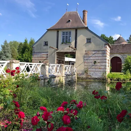 Chateau De Luzieres