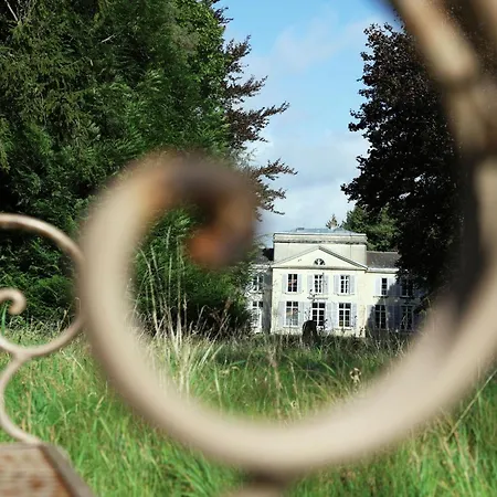 Chateau De Luzieres Bed & Breakfast